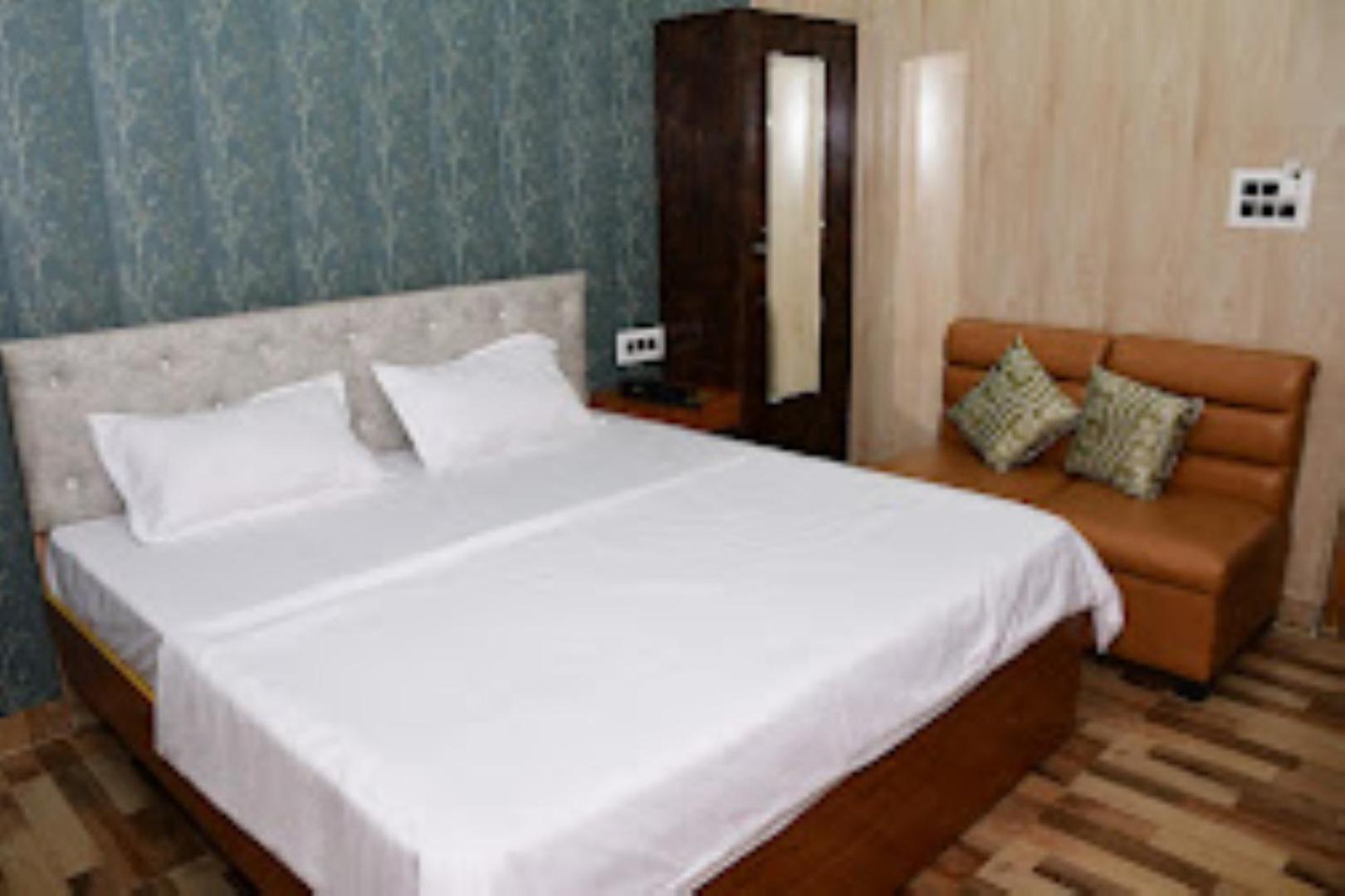 Renu Paradise , Ayodhya Otel Dış mekan fotoğraf